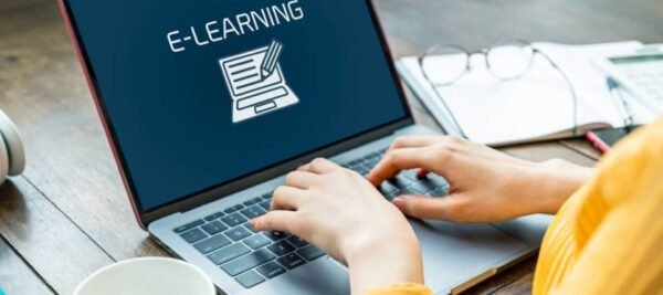 ordinateur avec dessin e-learning Formations e-learning 100% autonome Bilan comptable